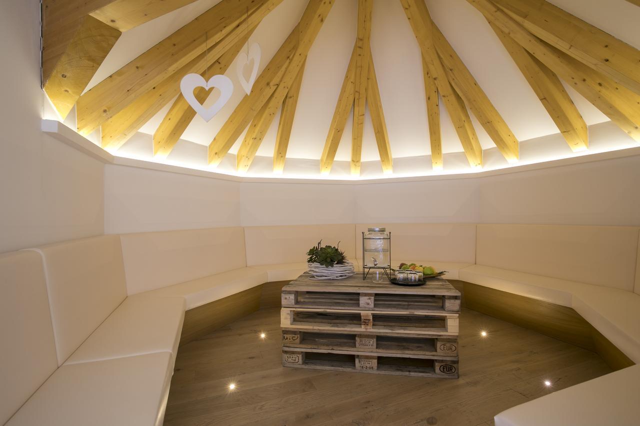 Hotel Luna Bianca Фольгария Экстерьер фото